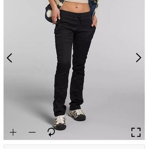 The North Face Aphrodite 2.0 pants. Black L